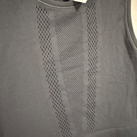Athleta Mudra Sleeveless‎ Crewneck Crop Perforated Tank Size XS - Picture 2 of 6